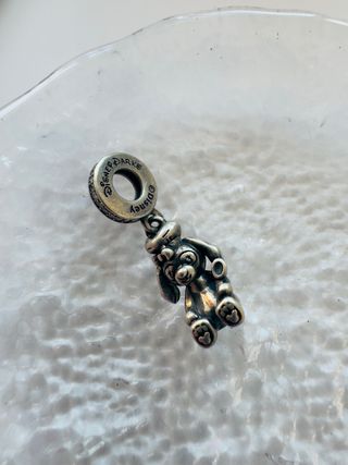 Charm Conejo Pandora Disney Parks