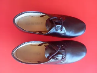 Zapatos de baile tradicional gallego negros