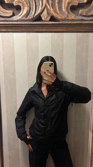 Anorak mujer negro con capucha waterproof