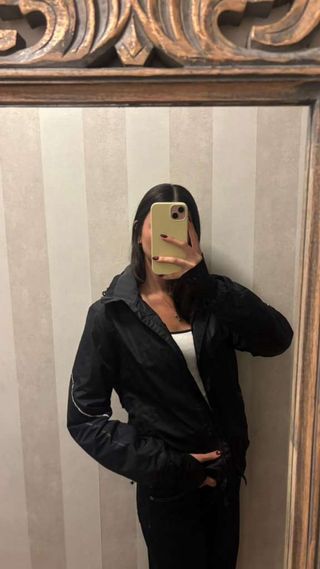 Anorak mujer negro con capucha waterproof