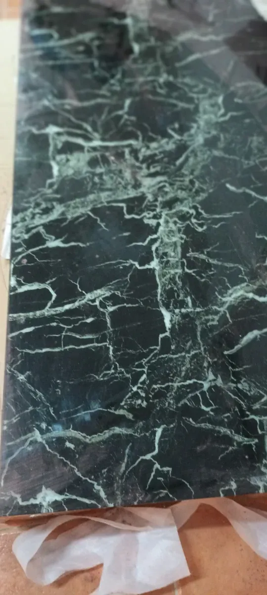 Mesa efecto mármol negro y gris