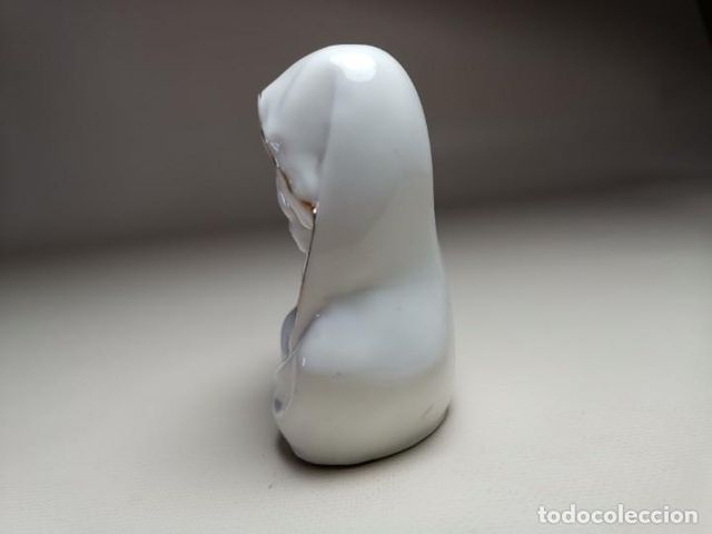 Statuetta in porcellana della Madonna col Bambino di Jäger