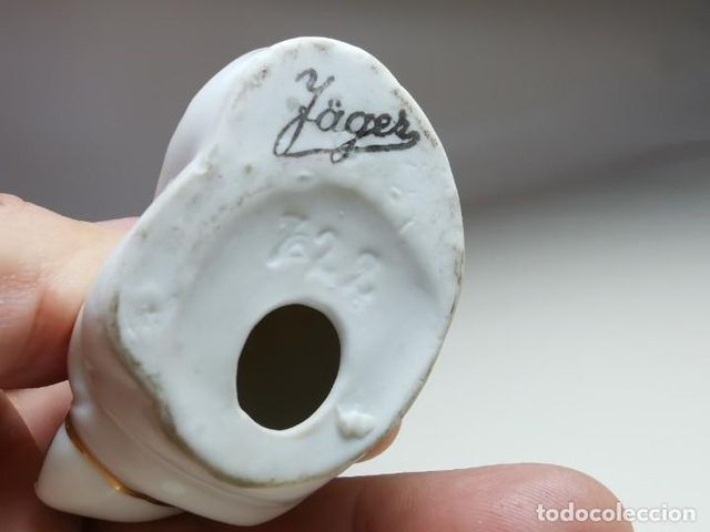 Statuetta in porcellana della Madonna col Bambino di Jäger