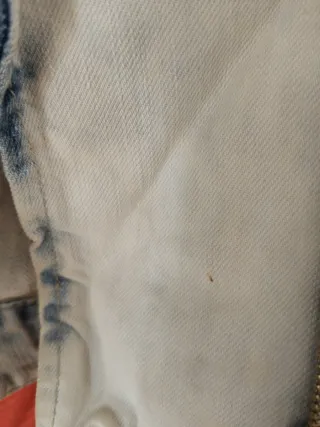 Cazadora vaquera estilo motero desgastado Zara