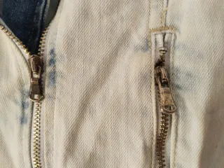 Cazadora vaquera estilo motero desgastado Zara