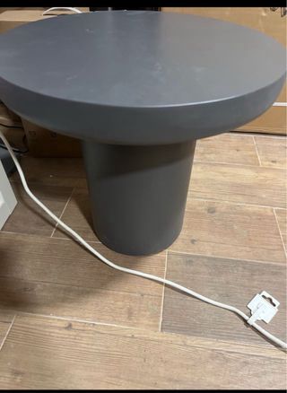 Mesa auxiliar redonda gris
