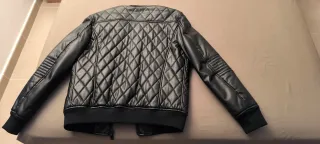 Chaqueta efecto piel acolchada