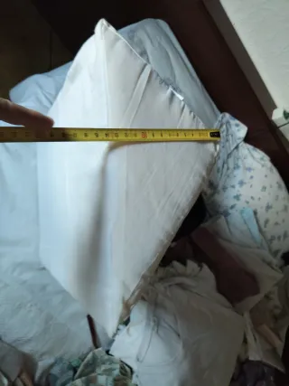 Cuña soporte para espalda en ancianos