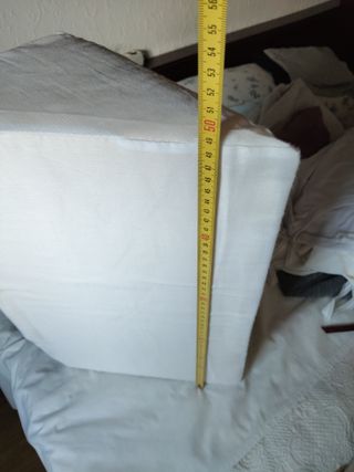 Cuña soporte para espalda en ancianos