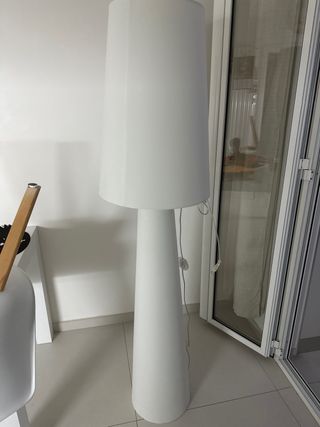 Lampada da terra bianca