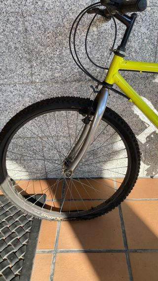 Bicicleta Amarilla Ruedas Nuevas