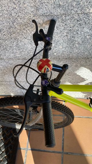 Bicicleta Amarilla Ruedas Nuevas