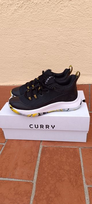 Zapatillas Curry Negras y Multicolor