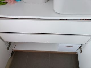 Armario de ropa blanco