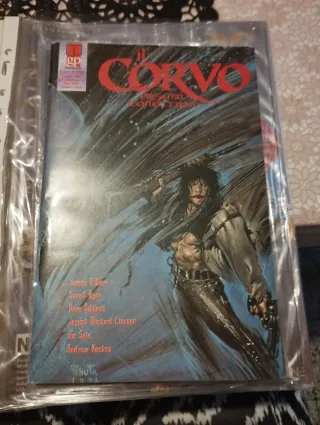 Il corvo presenta collection