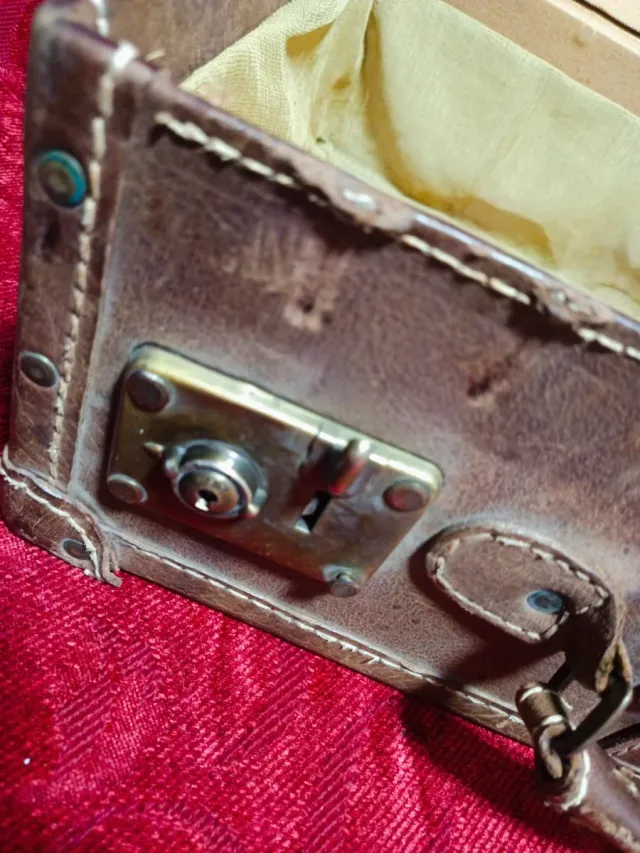 Maleta de piel vintage