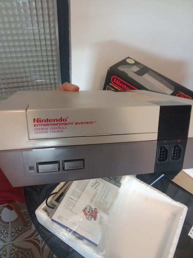 Nintendo NES con caja original