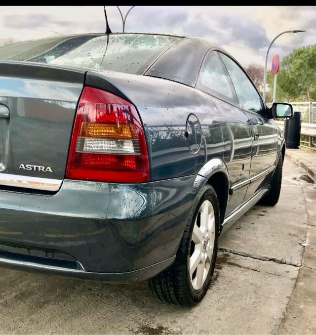 Opel Astra BERTONE 2001
