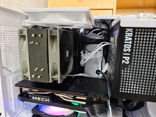 PC Gamer - Ryzen 5600X RX 6750 XT 32GB RAM