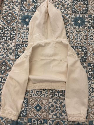 Cazadora Zara Beige Talla 7 años 122cm.