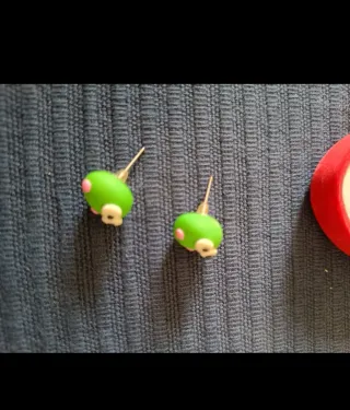 Pendientes caritas rana verde. 