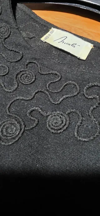 Abito nero di lana stretto