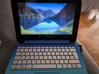 Portátil HP Stream x360 Convertible.
