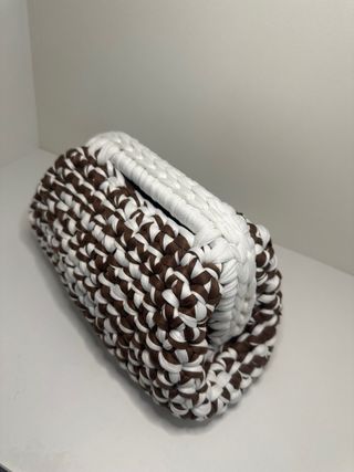 pochette fatta a mano marrone/bianca