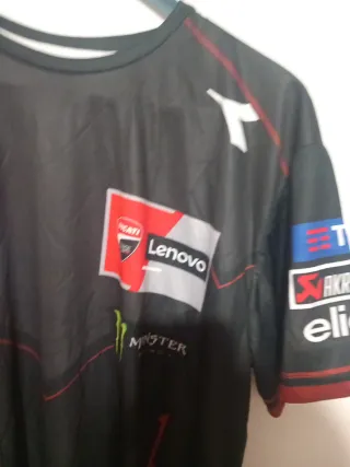 Camiseta Diadora Moto Negra y Roja