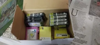 Impresora Epson XP-235 con cartuchos