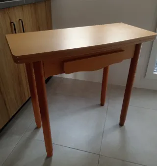 Mesa plegable de madera color beige/marrón