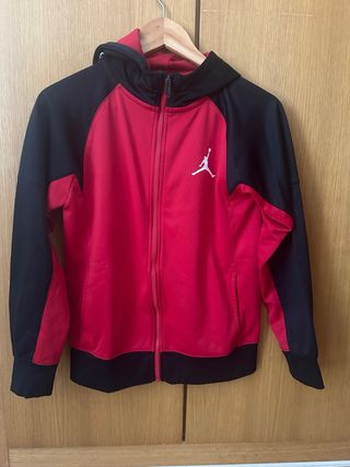 Chaqueta Jordan Roja y Negra Talla L (12-13 años)