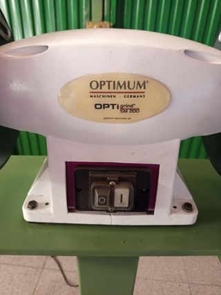 Esmeriladora OPTIMUM OPTIgrind SM 200