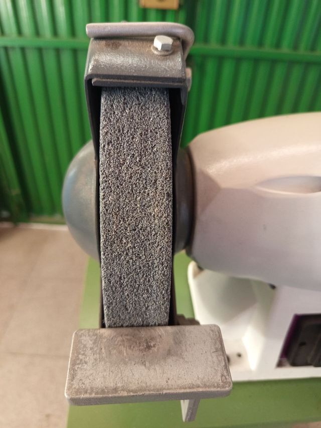 Esmeriladora OPTIMUM OPTIgrind SM 200