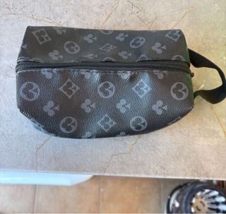 Bolso de mano para hombre con estampado