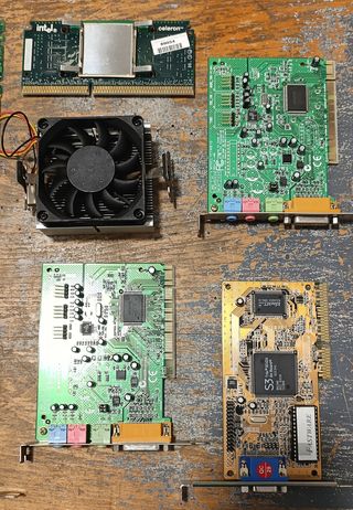Parti varie per computer PC: RAM, CPU, schede