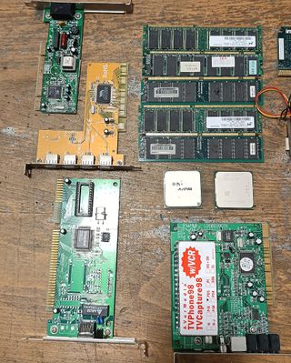 Parti varie per computer PC: RAM, CPU, schede