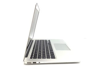 portatil apple apple macbook air core i5 1.8 13 (2017) (a1466)