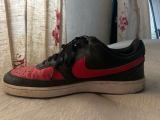 Zapatillas Nike Negras y Rojas