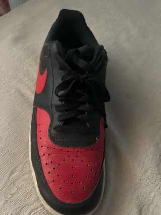 Zapatillas Nike Negras y Rojas