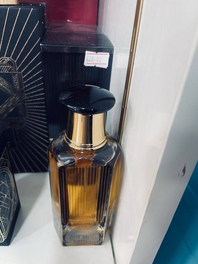 Perfume Árabe Marrón y Dorado