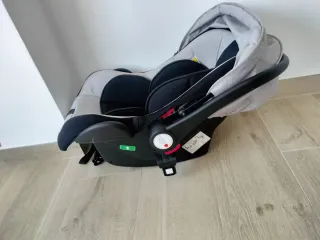 Carrito de bebé gris