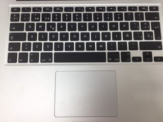 portatil apple apple macbook air core i5 1.8 13 (2017) (a1466)