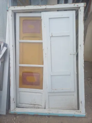 Ventana de madera antigua