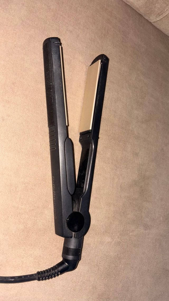 Plancha pelo Babyliss Titanium Cerámica