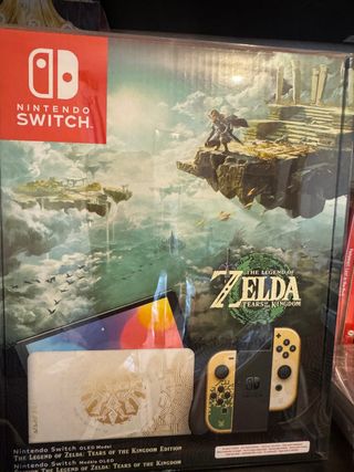 Nintendo Switch OLED Edizione Zelda 