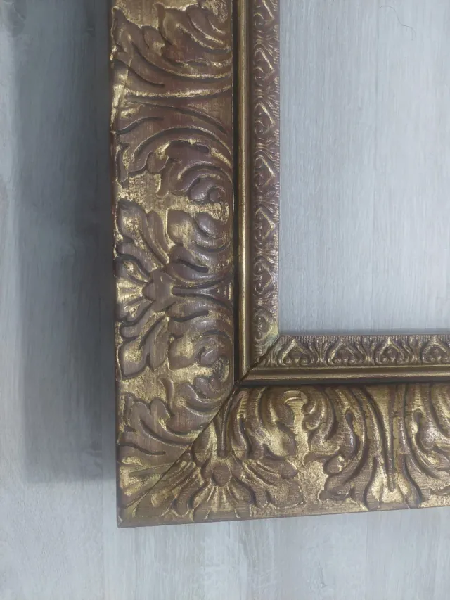 Cornice classica legno marrone/oro