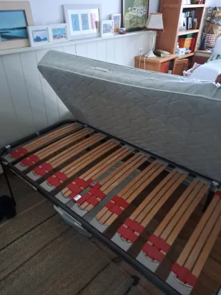 2 Colchones y Somieres Madera