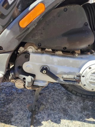 Piaggio 49 4 años parada para reparar o piezas