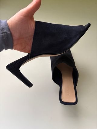 Zapatos Zara tacón destalonados negro